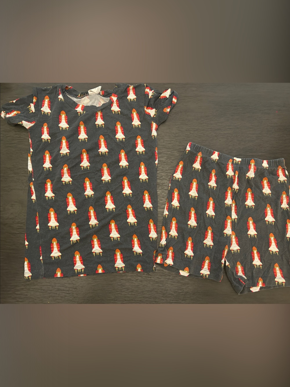 Kids Rocket-Print Pajama Set - Charcoal with Red Rockets